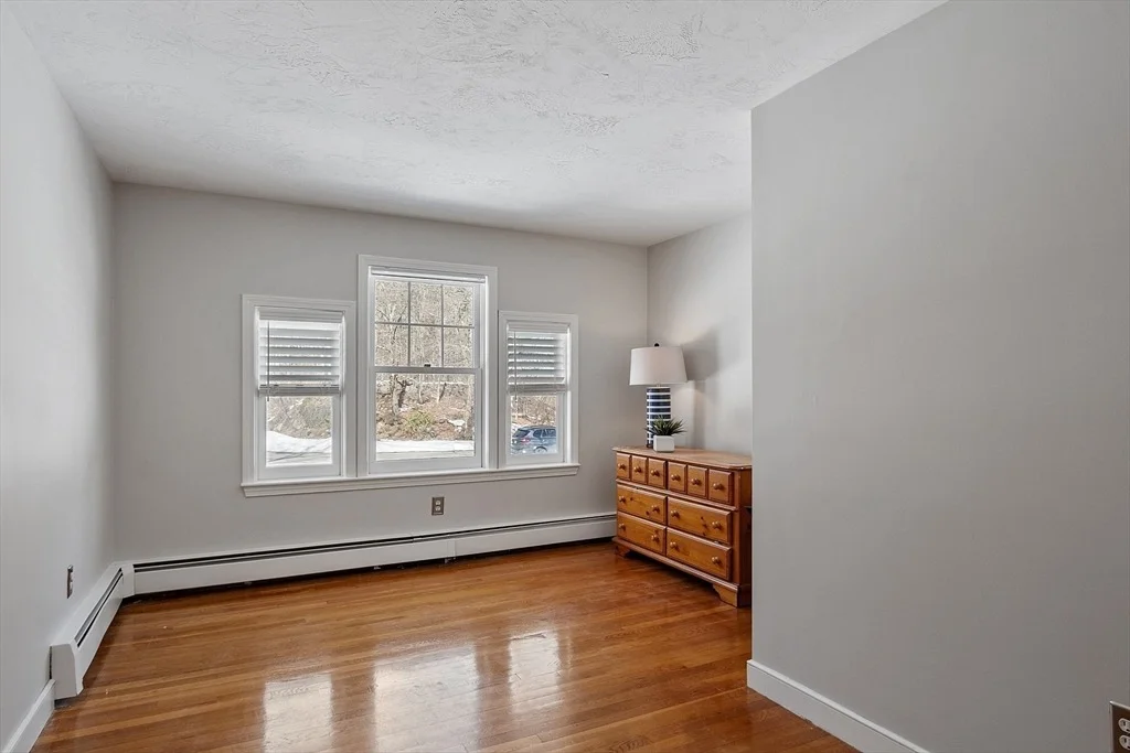 Photo of 7 Meadowbrook Cir