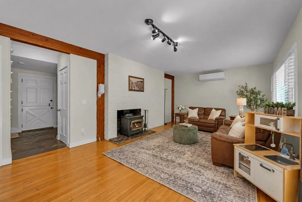 Photo of 103 Newtown Road