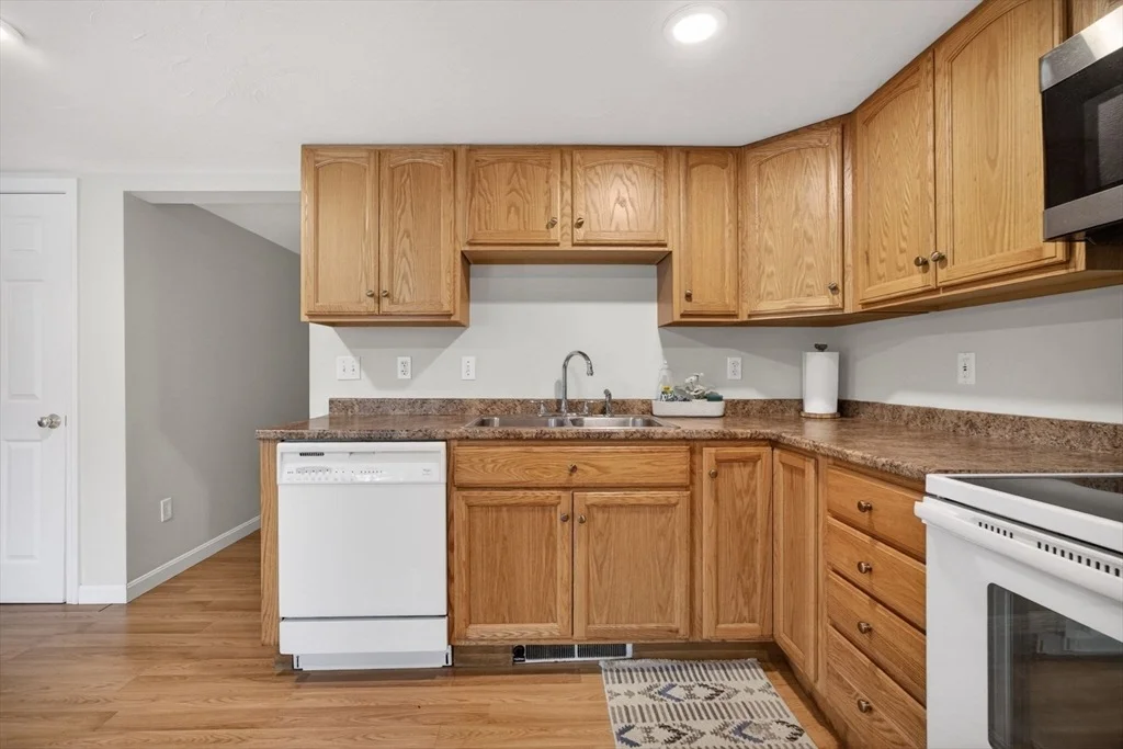 Photo of 43 Mohawk Dr