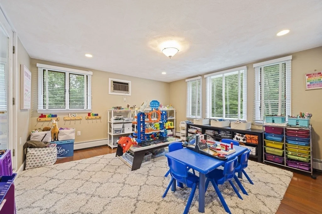 Photo of 42 Eisenhower Dr