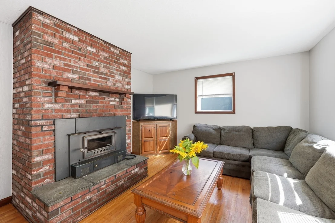 Photo of 42 Lakeview Dr