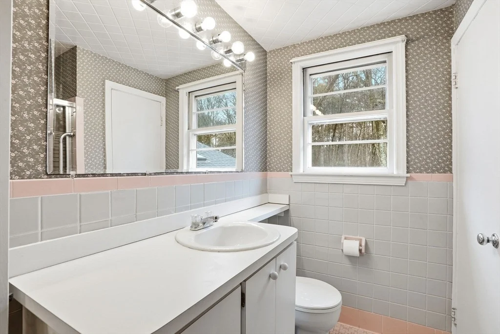 Photo of 8 Ledgewood Drive