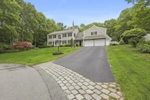 Photo of 5 Lancaster Ln