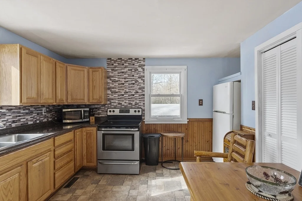 Photo of 72 Amherst Rd
