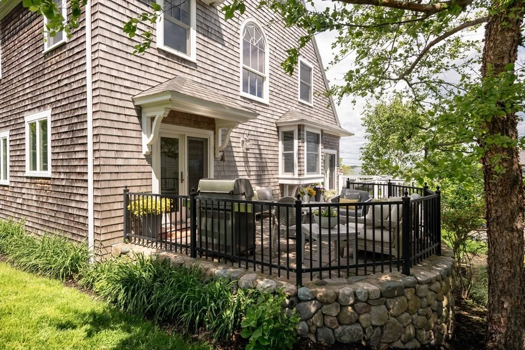 Photo of 46 Holbrook Ave