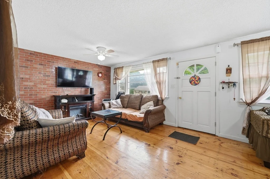 Photo of 11 Mcfarlin Rd