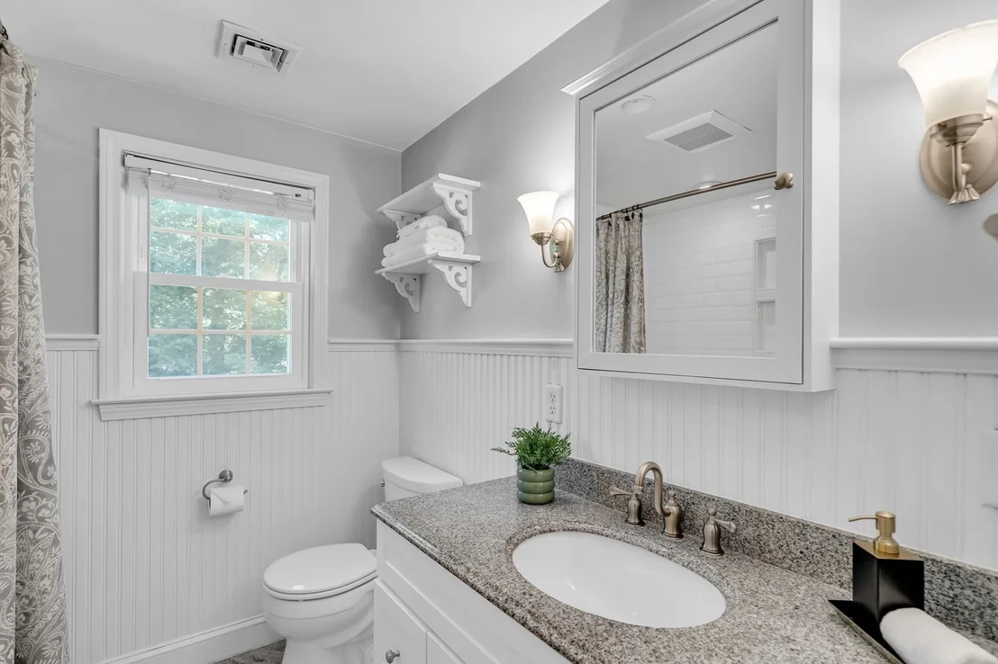 Photo of 8 Barry Dr