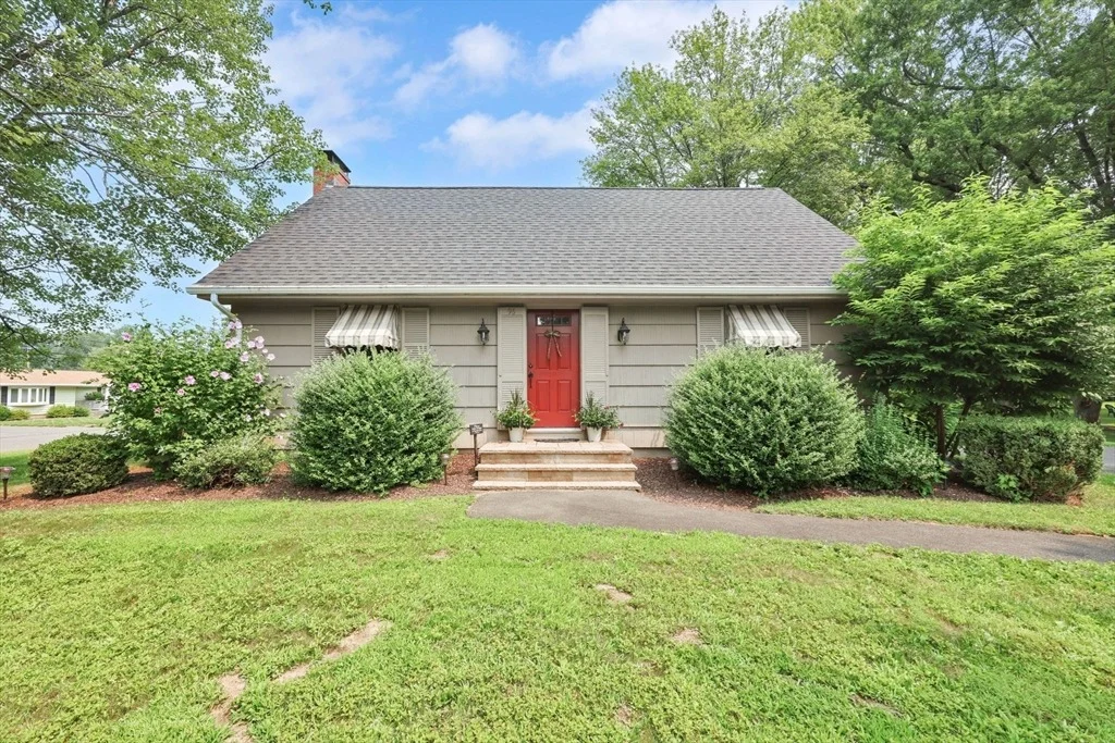 Photo of 96 Roberta Cir