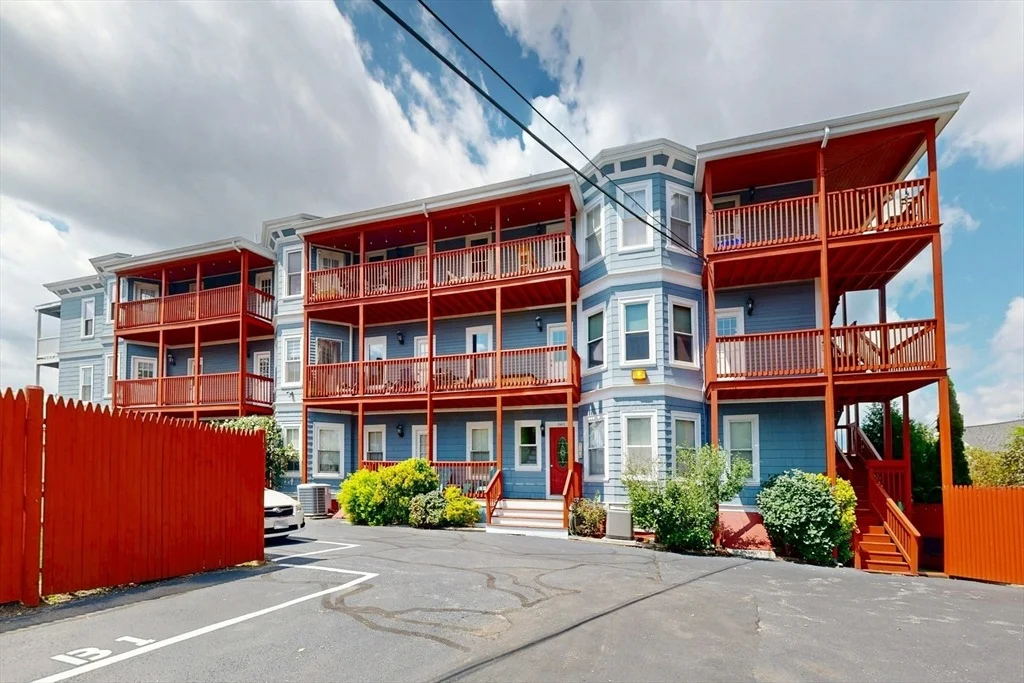 Photo of Unit A2 at 561 Broadway