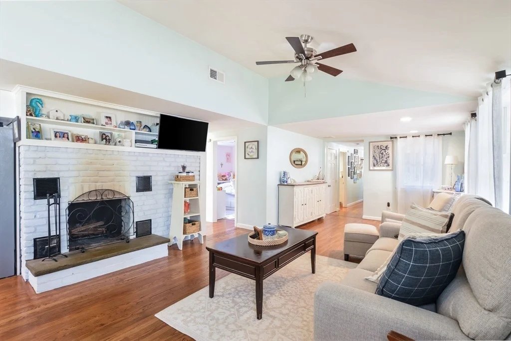 Photo of 74 Degrass Rd