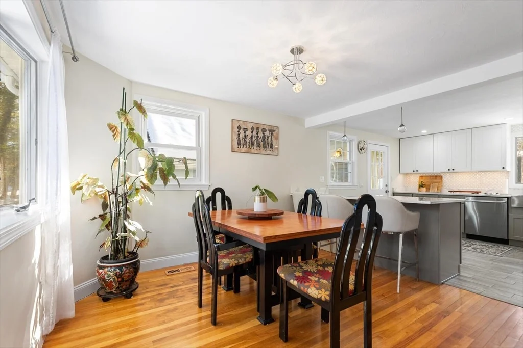 Photo of 77 Bicknell Rd
