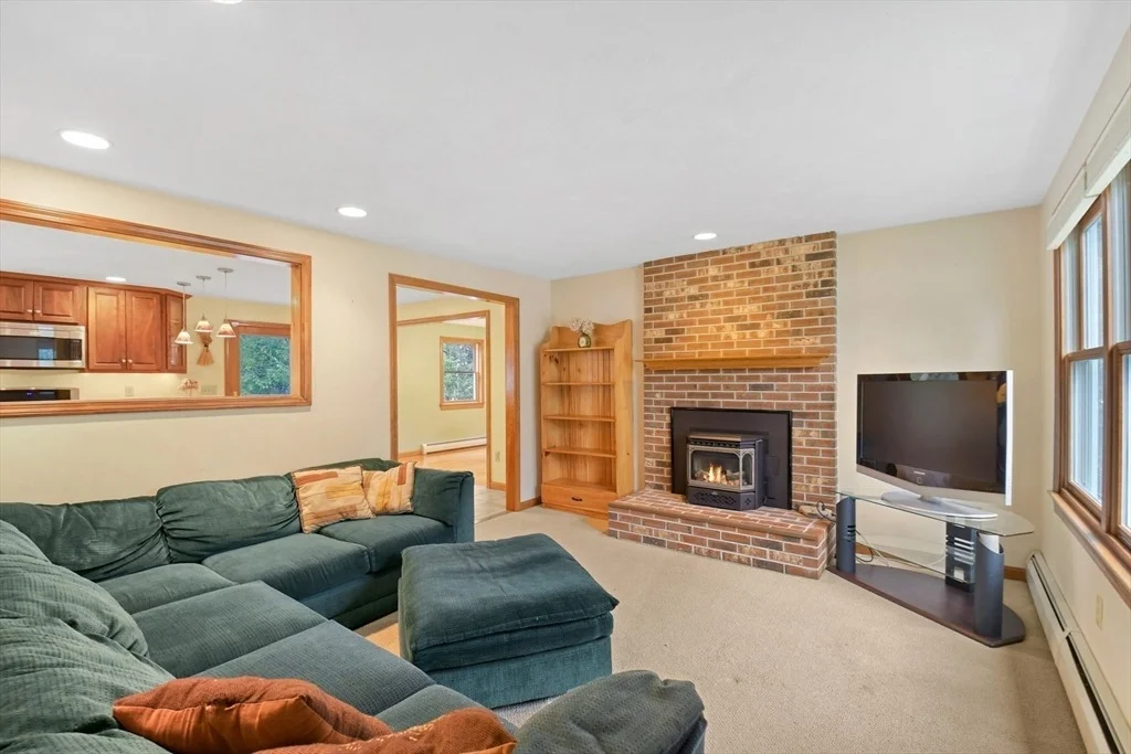 Photo of 92 Baptist Common Rd
