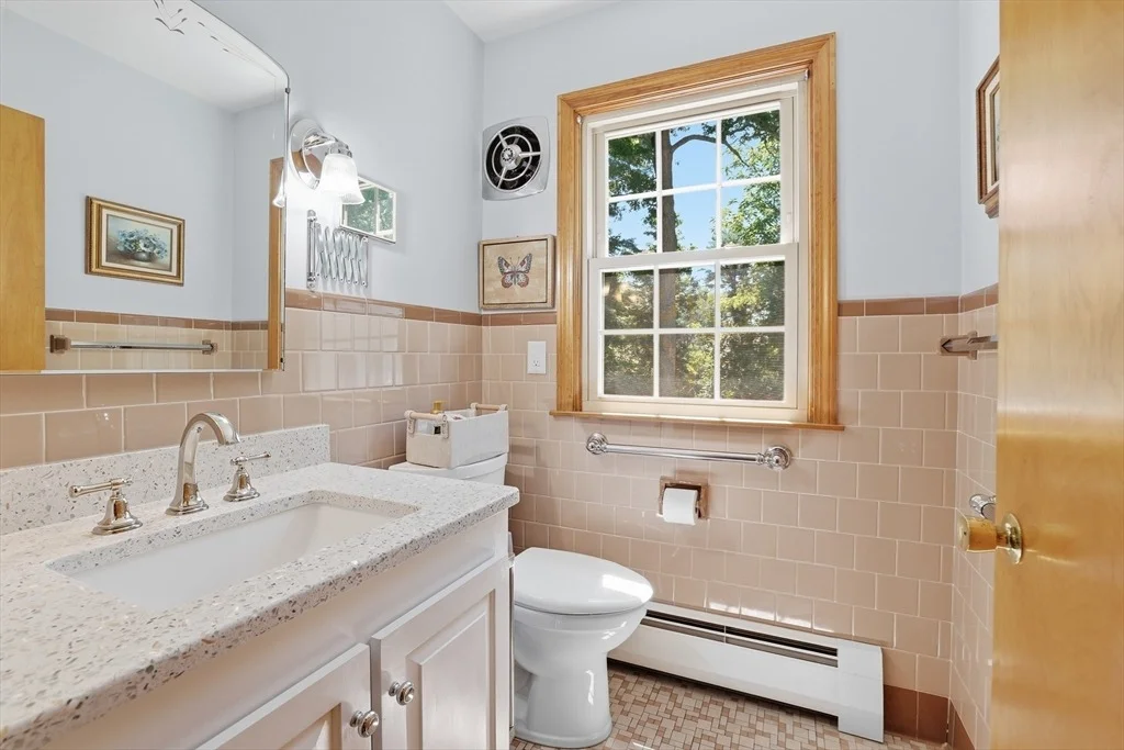 Photo of 104 Jackson Dr
