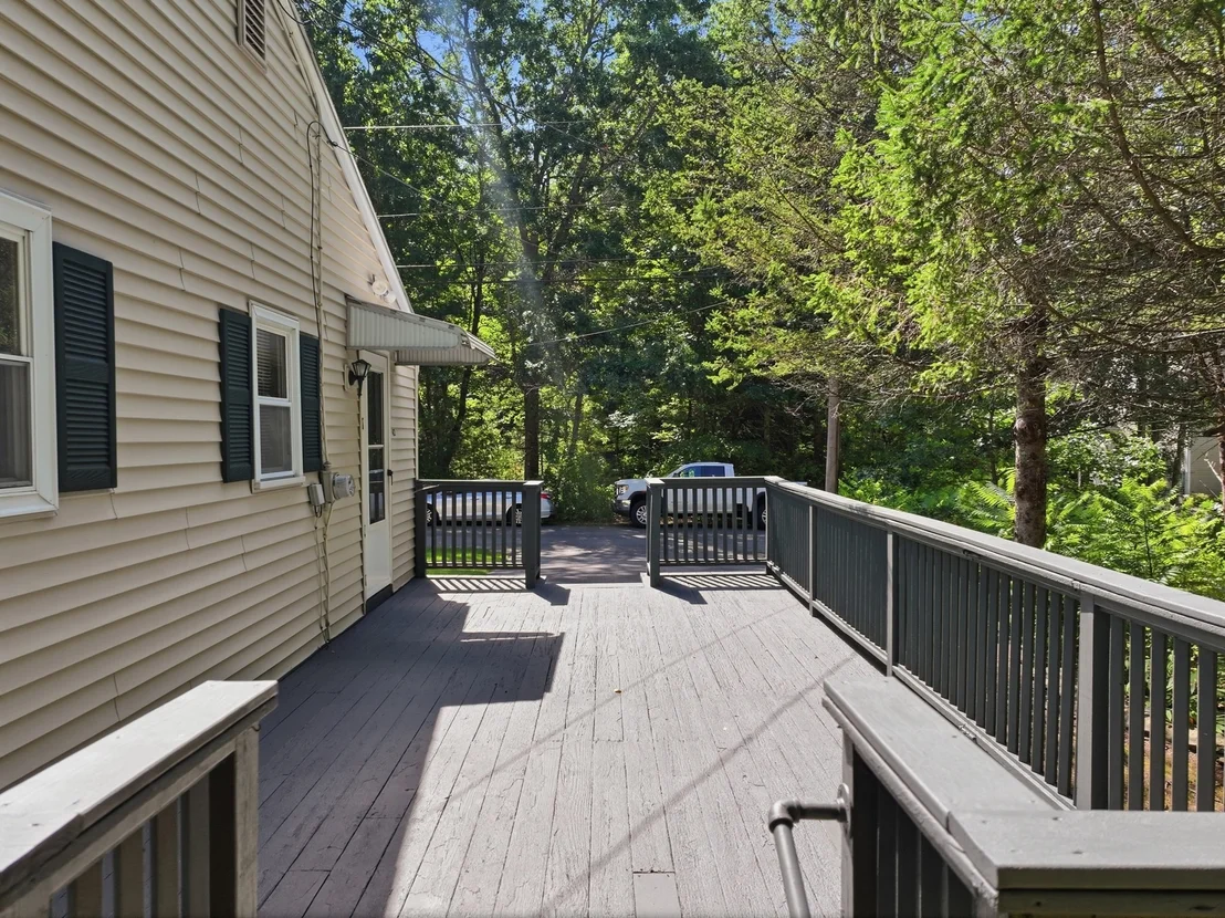 Photo of 42 Lakeview Dr