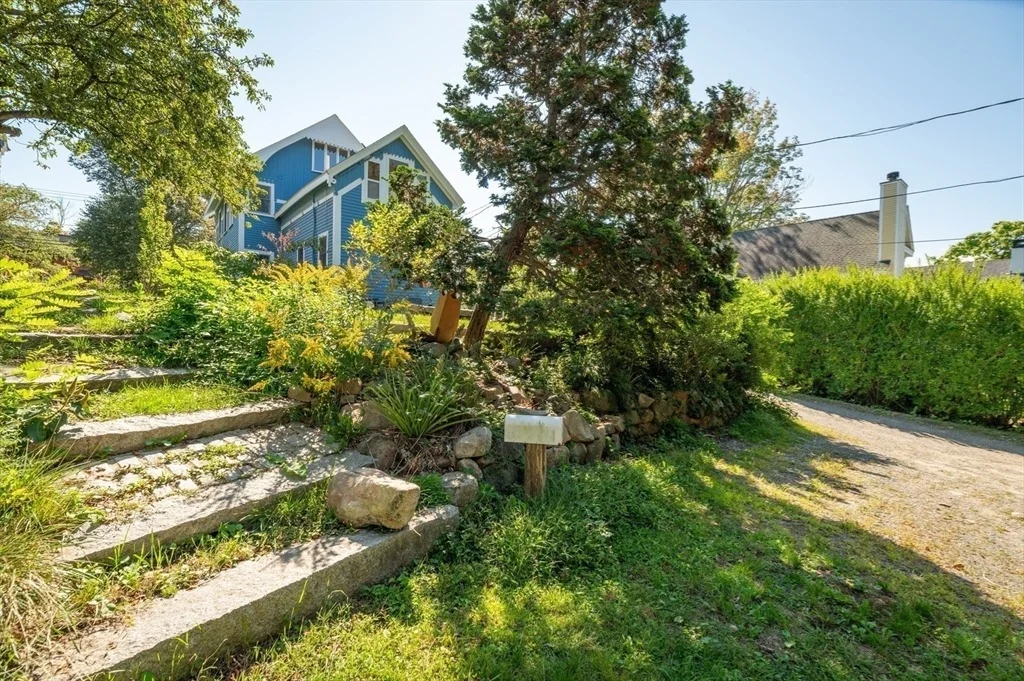 Photo of 962 Washington St
