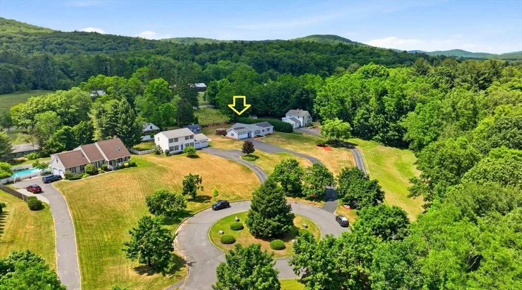 Photo of 15 Tiffany Lane