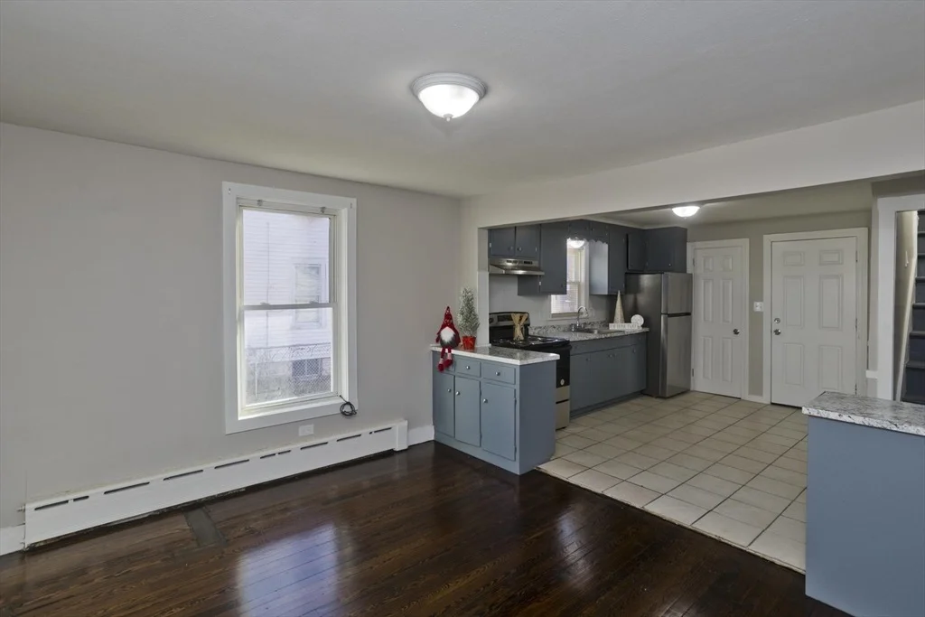 Photo of 182 Massasoit Street