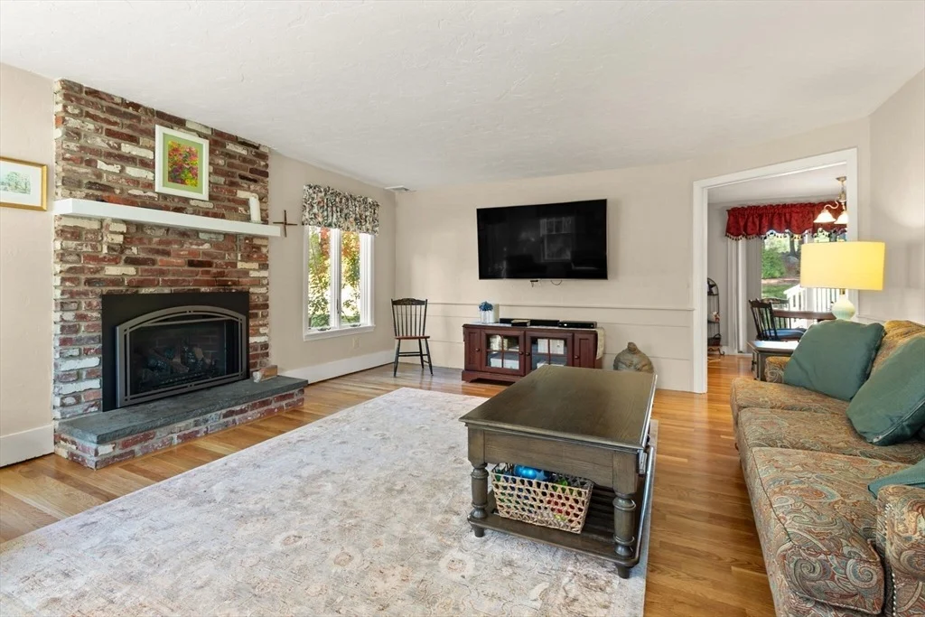 Photo of 194 Olympic Ln