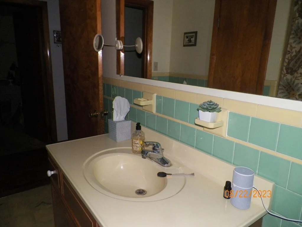 Photo of 7 Maple Ln