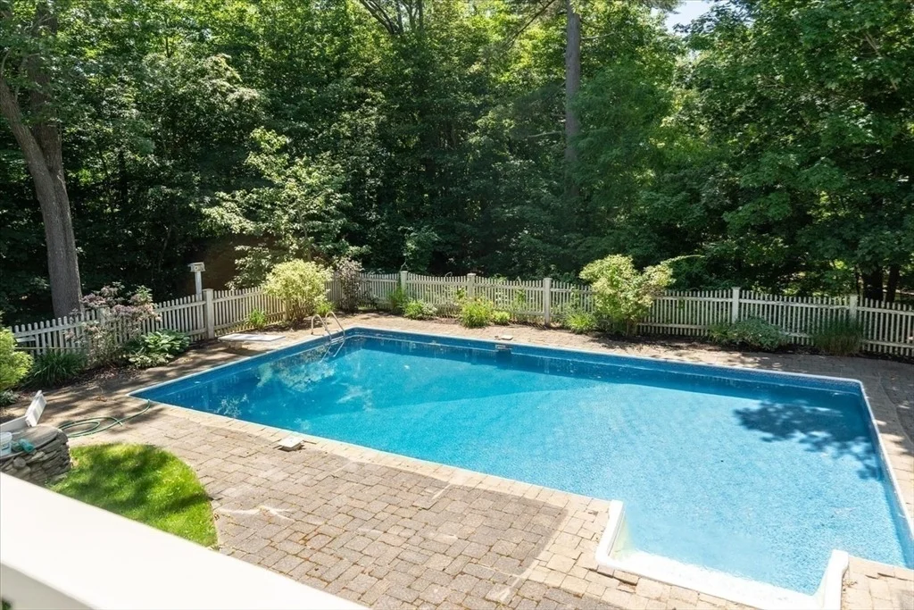 Photo of 12 Coombs Cir