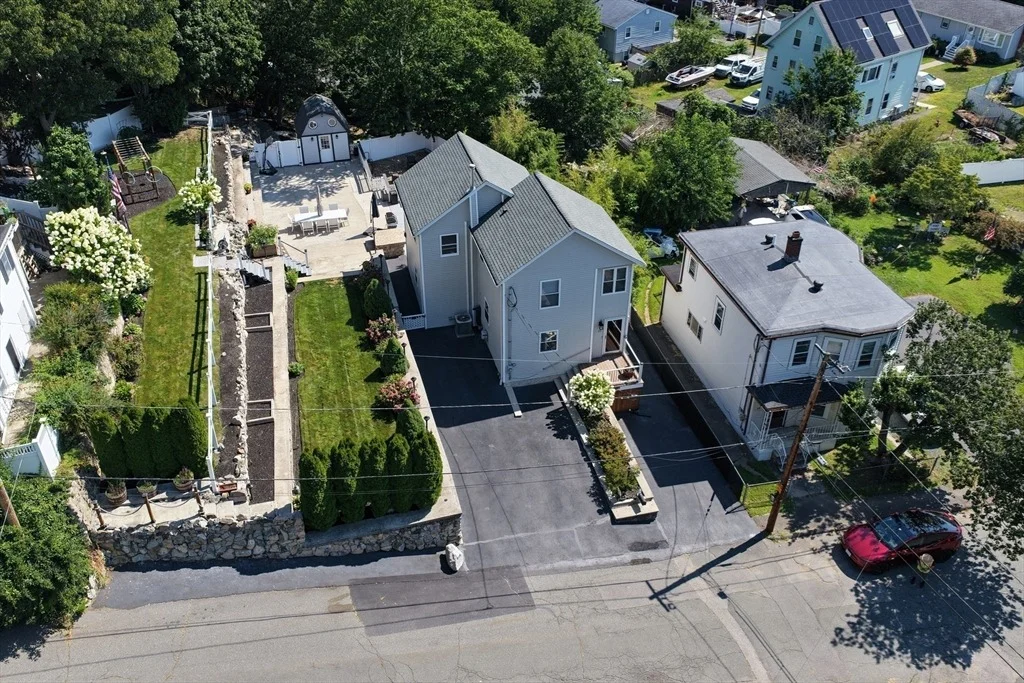 Photo of 27 Overlea Avenue