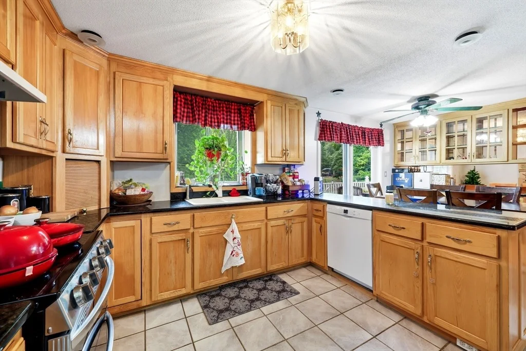Photo of 10 Lyman Barnes Rd