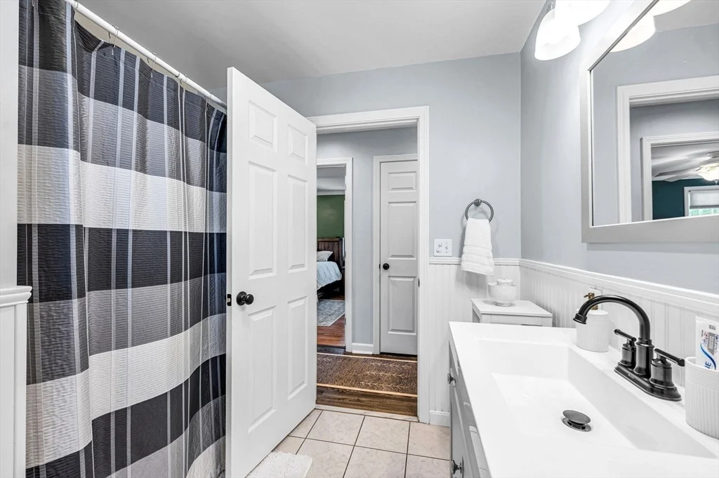Photo of 46 Rochford Cir