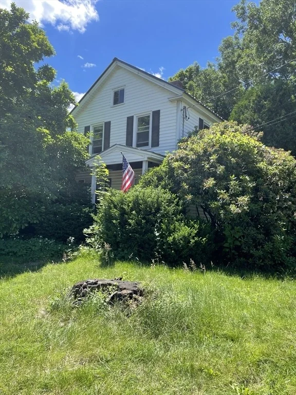 Photo of 239 River Road