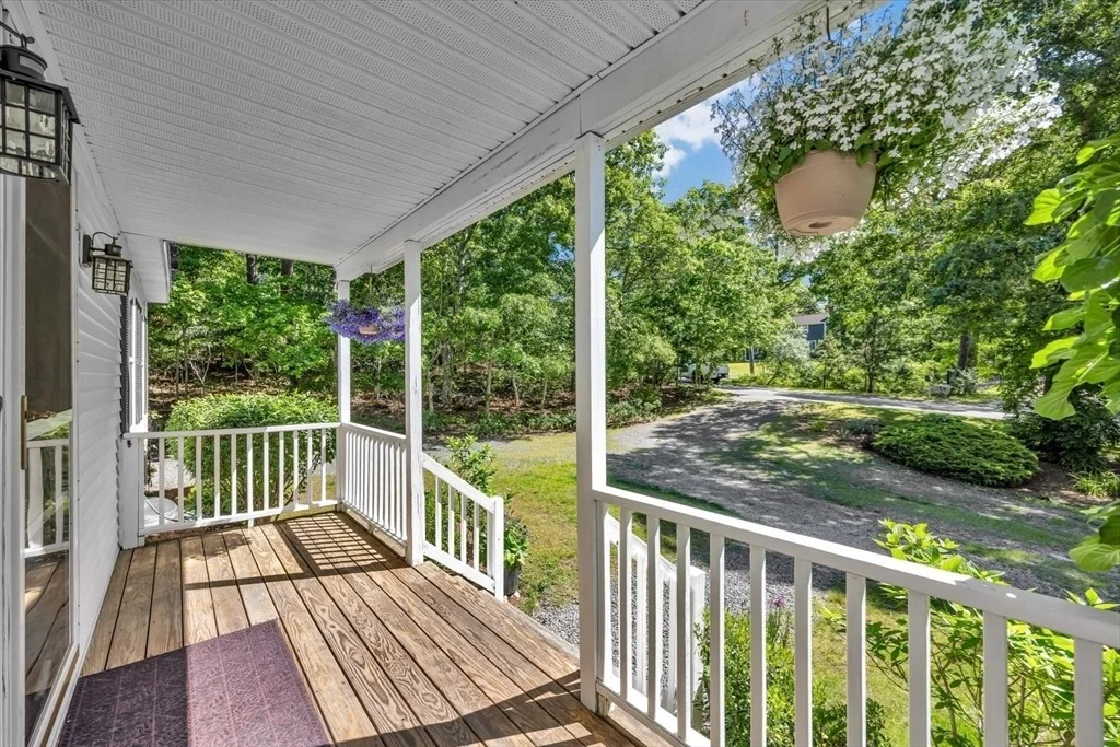 Photo of 49 Thousand Oaks Dr