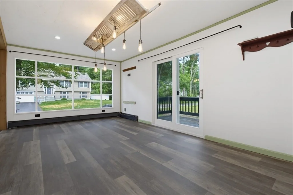 Photo of 71 Box Pond Dr