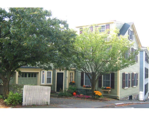 Photo of 18 Washington Sq.