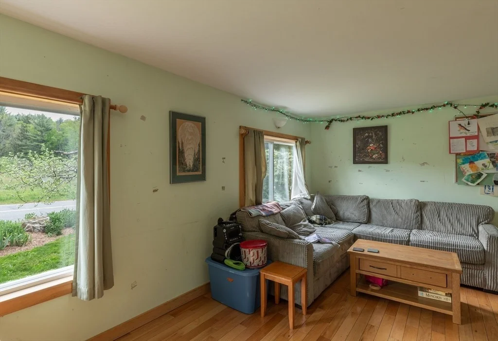 Photo of 425 Dingle Rd
