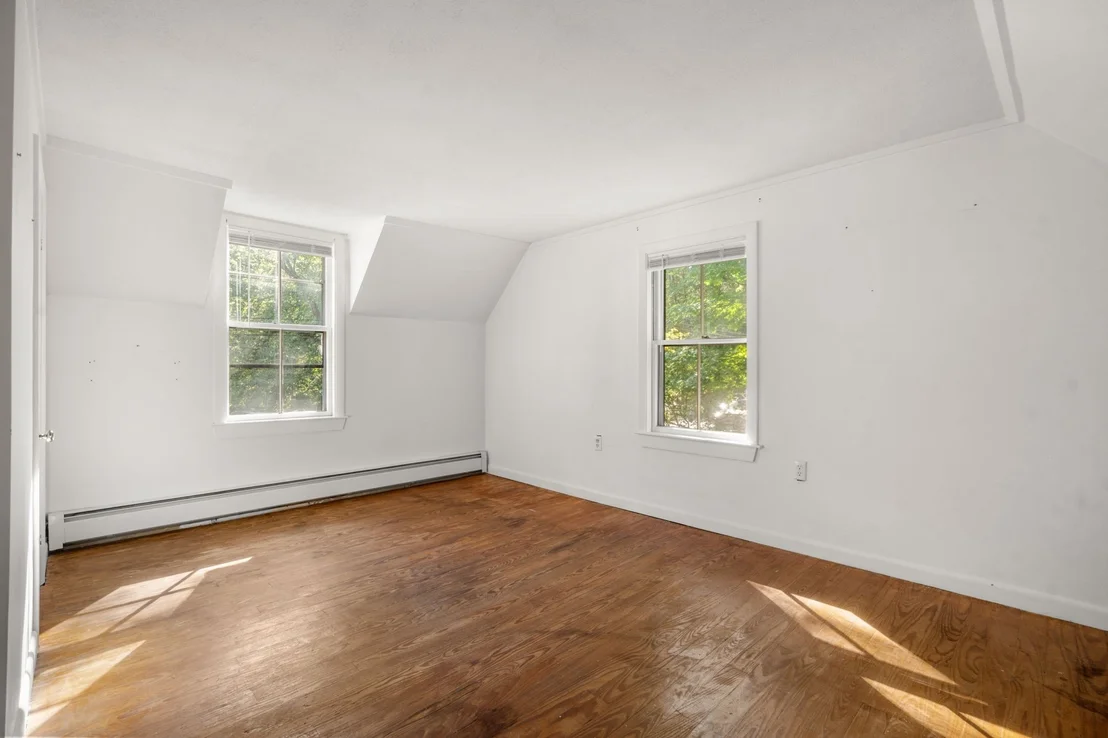 Photo of 32 Elm Street