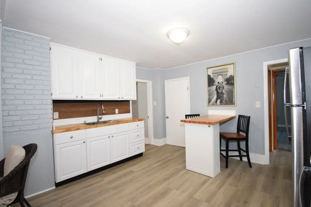 Photo of 433 Putnam Hill Rd