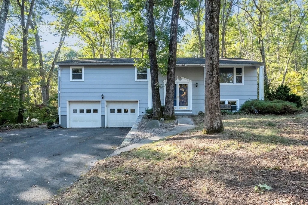 Photo of 32 Stonewall Dr
