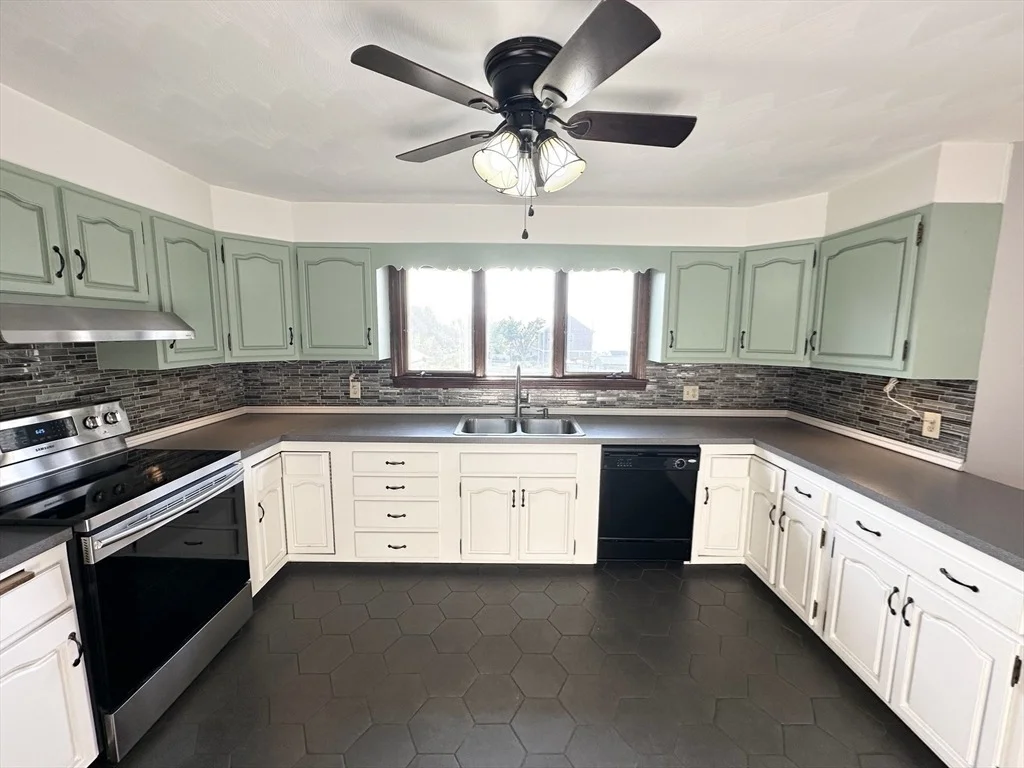 Photo of 115 Andrews Street