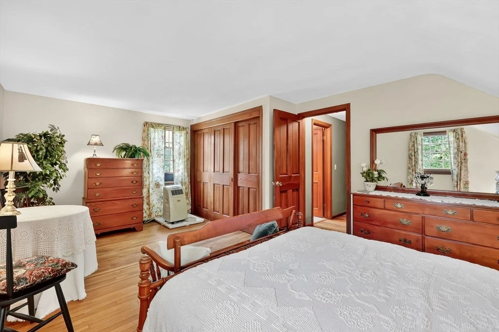 Photo of 96 Roberta Cir