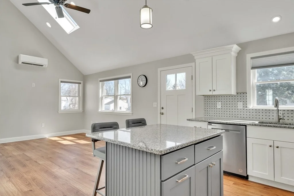 Photo of 10 Gately Dr
