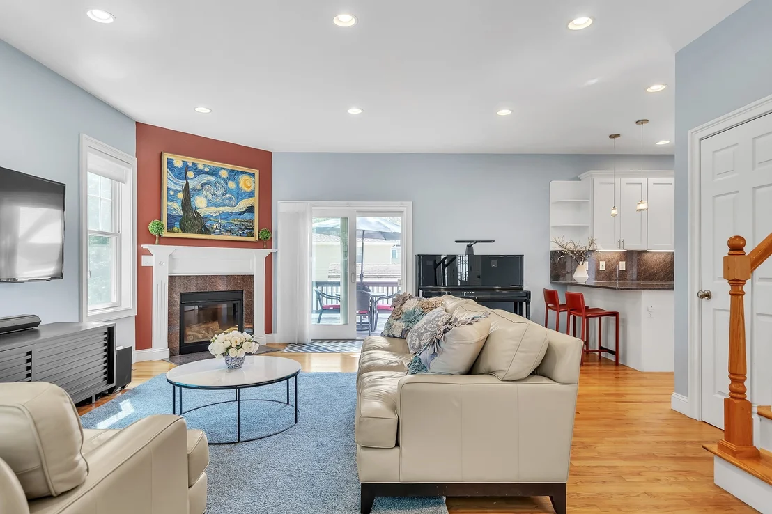 Photo of 39 Arcola St