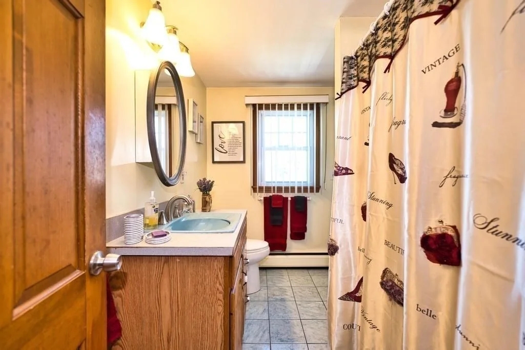 Photo of 70 River Road