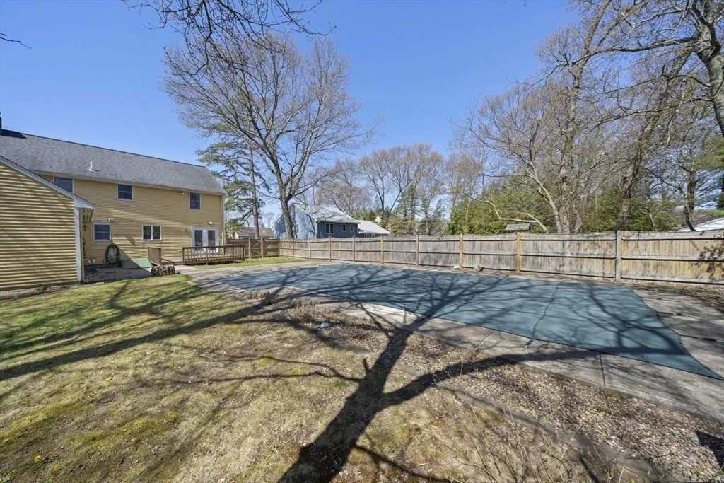 Photo of 75 Erica Dr