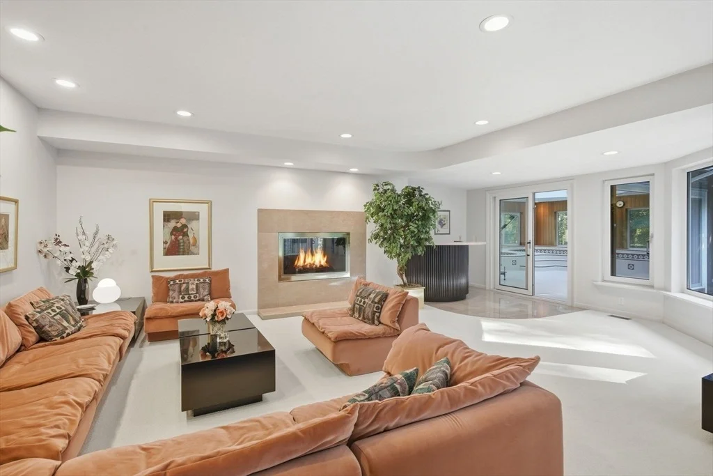 Photo of 182 Crestview Cir