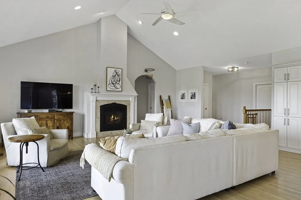 Photo of 27 Spring Hill Rd