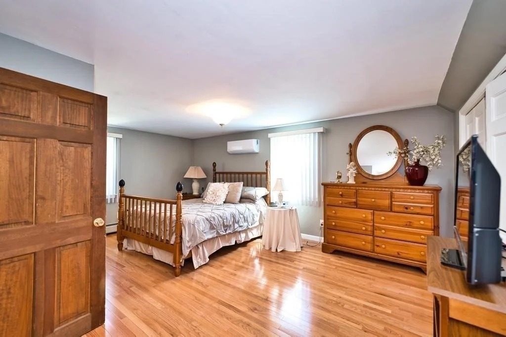 Photo of 70 River Road