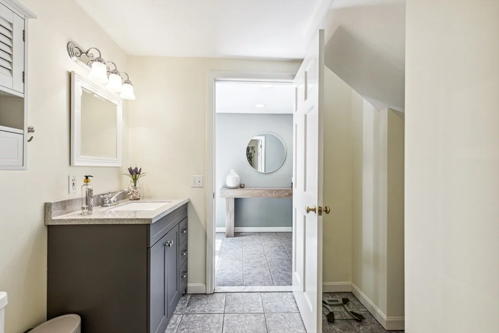 Photo of 2 Strawstone Ln