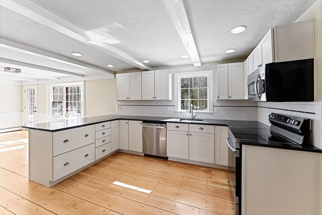 Photo of 125 West Bare Hill Road