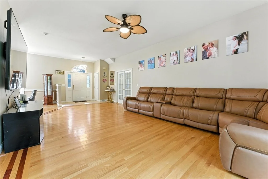 Photo of 30 Radisson Ln