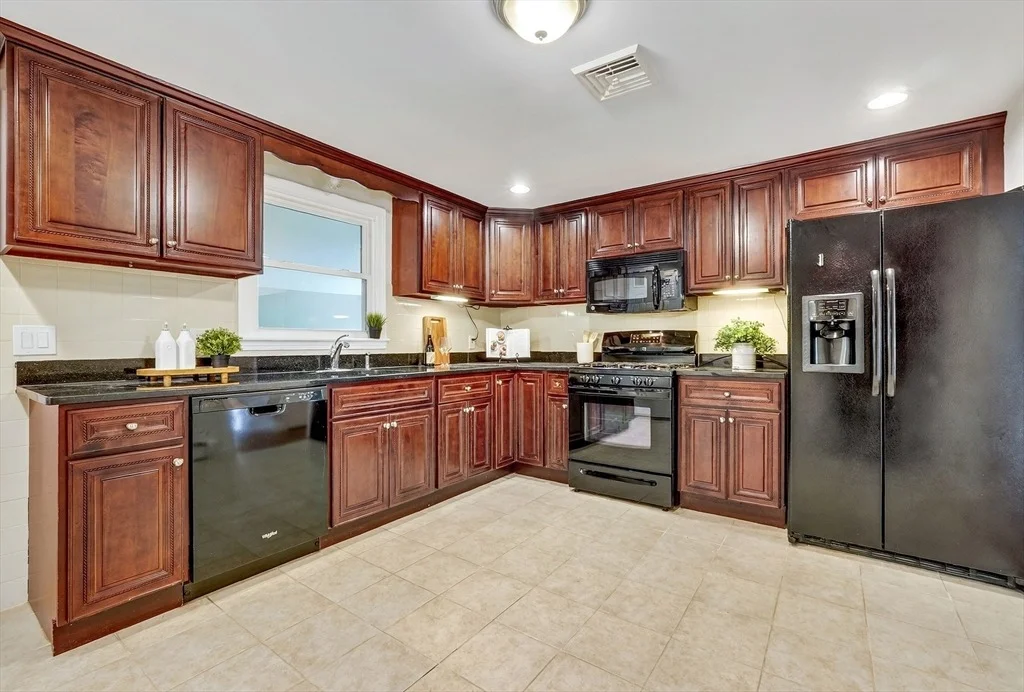 Photo of 10 Glenridge Dr