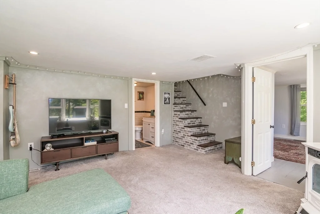 Photo of 44 Linseed Rd