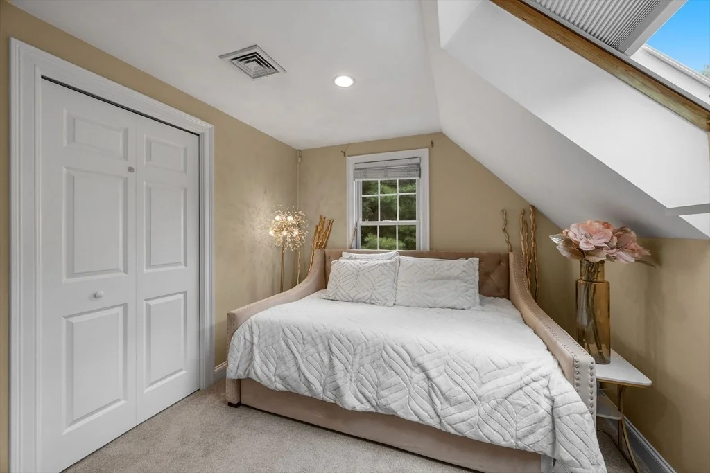 Photo of 10 Lawton Lane